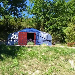 yourte-lascabanes.midi-pyreneeshotels.com/